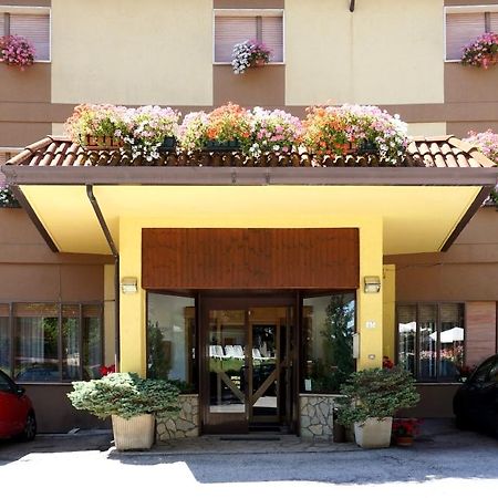 Family Hotel Como Rivisondoli Exteriér fotografie