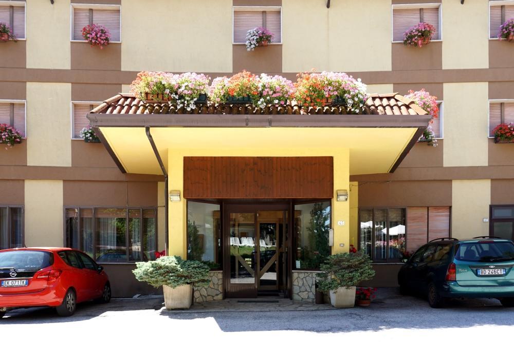 Family Hotel Como Rivisondoli Exteriér fotografie